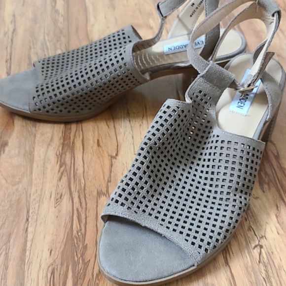 Steve Madden Barlow Open Toe Suede Sandal Size 9 - Picture 4 of 8